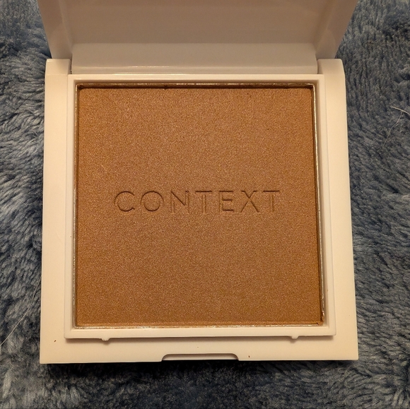 Context Matte Bronzer in Speed of Sound 0.3oz. 7.5g - Picture 7 of 7